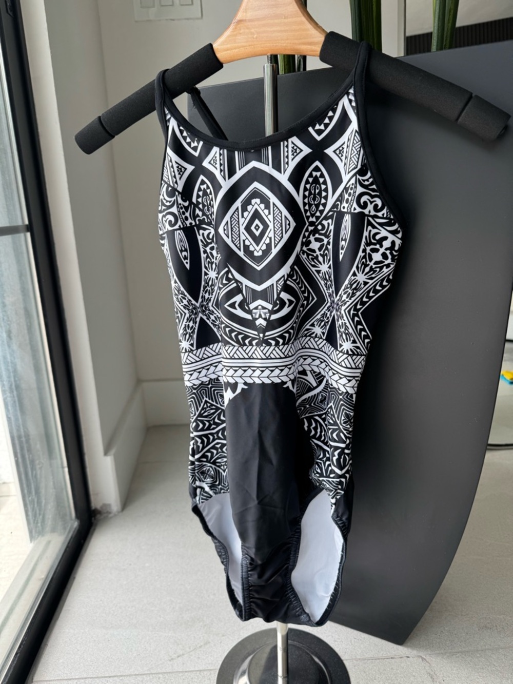 New United All Around gymnastics Leotard Black White Geometric adult small